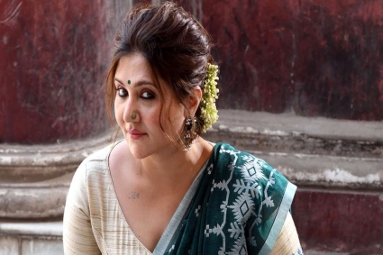 রাতের বেলা মেয়েদের নেমে আসার ডাক স্বস্তিকার