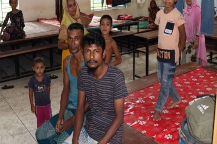 নোয়াখালীতে ডুবেছে বাড়িঘর-রাস্তাঘাট, আশ্রয়কেন্দ্রে ঠাঁই মানুষের