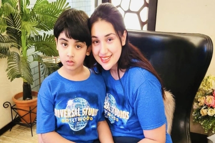 বন্যার্ত অসহায় বাচ্চাদের মাঝে নিজের ছেলেকে খুঁজে পান অপু