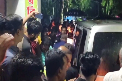 ১০ ডাকাতকে গণধোলাই দিয়ে র‍্যাবে সোপর্দ করল জনতা