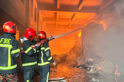সোনারগাঁয়ে টিস্যু কারখানায় আগুন, নিয়ন্ত্রণে ১৪ ইউনিট
