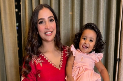 মডেল শুভশ্রী, মেকআপ আর্টিস্ট ইয়ালিনি!