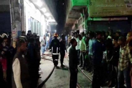রাজধানীর কচুক্ষেতে সোয়েটার কারখানার আগুন নিয়ন্ত্রণে