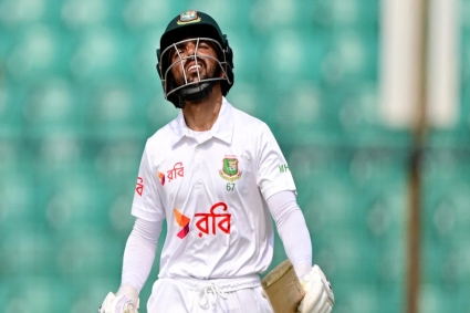 আশরাফুলকে ছাড়িয়ে মুমিনুলের বিব্রতকর রেকর্ড