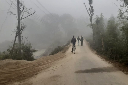 পৌষের আগেই তাপমাত্রা ৮ দশমিক ৪, বৃষ্টির মতো ঝরছে শিশির