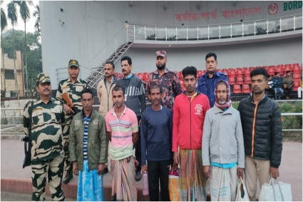 ভারতে আটক ৬ বাংলাদেশি জেলেকে হস্তান্তর