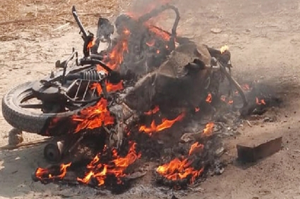 কুষ্টিয়ায় বালুঘাট দখলে নিতে তাণ্ডব গুলি-ভাঙচুর-অগ্নিসংযোগ