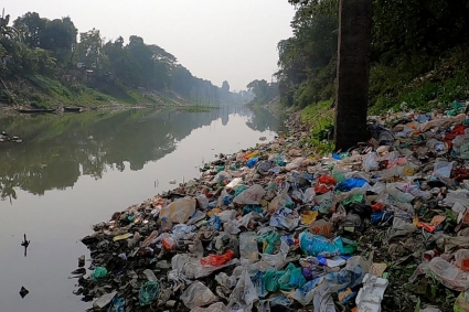 অবহেলা ও অসচেতনতায় মগড়া নদী যেন ময়লার ভাগার