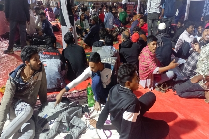 দুপুরে আজহারীর মাহফিল, আগের রাতে মাঠ কানায় কানায় পূর্ণ