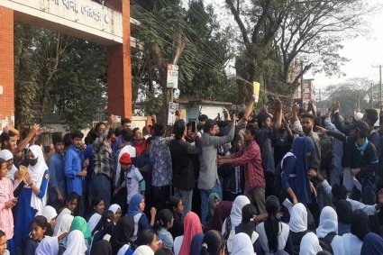 কিশোরী ধর্ষণের ঘটনায় থানা ঘেরাও, মহাসড়ক অবরোধ