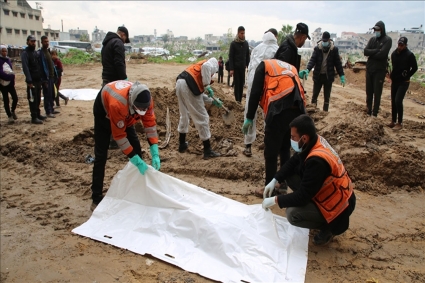 গাজায় ধ্বংসস্তূপে প্রতিদিনই মিলছে লাশ, বেড়েই চলেছে নিহতের সংখ্যা