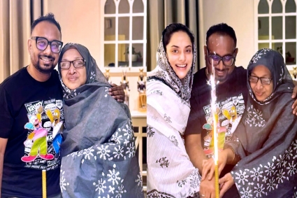 তমাকে পাশে নিয়ে কেক কাটলেন রাফি, বিয়ে-সংসারের গুঞ্জন