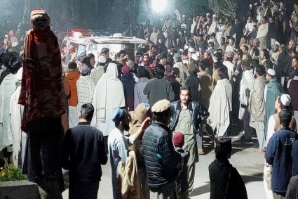 পাকিস্তানে দুই আত্মঘাতী বোমা হামলায় নিহত ২১