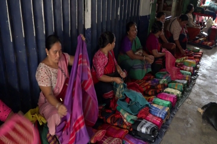 পাহাড়ি নারীদের জীবনযুদ্ধ