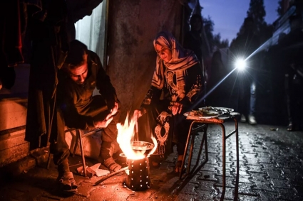 গাজায় বিদ্যুৎ ও খাদ্য সরবরাহ বন্ধ করে দেওয়া যুদ্ধাপরাধ  হামাস