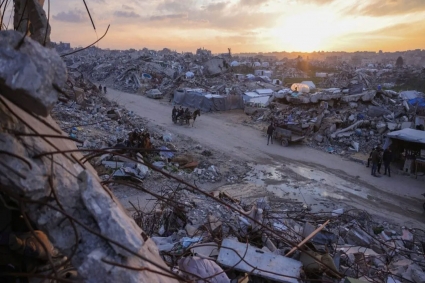 গাজায় ইসরায়েলি হামলায় নিহত ১৪, ধ্বংসস্তূপে মিলল আরও ১৫ লাশ