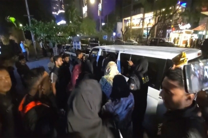 গুলশানে স্পা সেন্টারে অসামাজিক কাজে জড়িত ৫৪ জনকে ৭ দিনের কারাদণ্ড