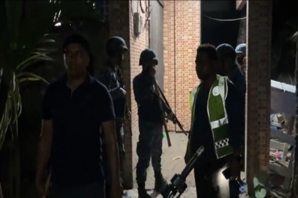 খুলনায় রাতভর সন্ত্রাসীদের সঙ্গে যৌথ বাহিনীর গোলাগুলি, আটক ১১