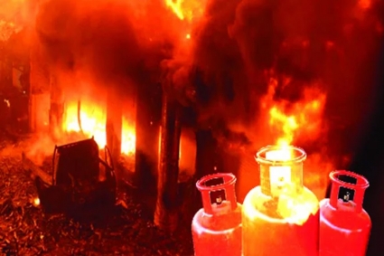 বংশালে গ্যাস সিলিন্ডার বিস্ফোরণে দগ্ধ ৬