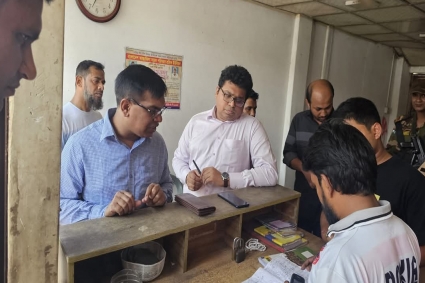 অতিরিক্ত ভাড়া আদায়ের অপরাধে ১৪ পরিবহনকে জরিমানা