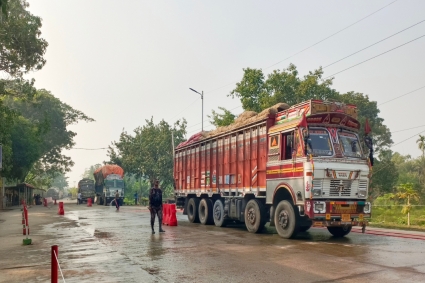 ছুটি শেষে আজ চালু হচ্ছে ভোমরা স্থলবন্দর