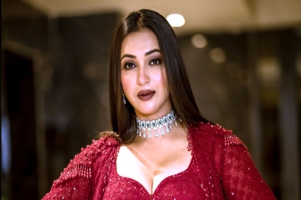 ঘনিষ্ঠ দৃশ্যের আগে প্রেমিকের সঙ্গে কথা বলে নেন নায়িকা