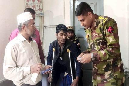 হাসপাতালে সেনাবাহিনীর অভিযান, চুরি হওয়া ওষুধসহ আটক ২