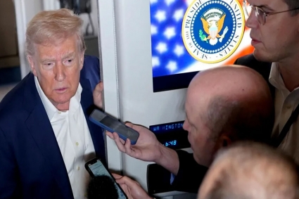 ট্রাম্পের শুল্ক থেকে রেহাই পেল মোবাইল ফোন, কম্পিউটার!