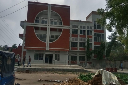 চেকপোস্ট ব্যারাক থেকে পুলিশ সদস্যের ঝুলন্ত মরদেহ উদ্ধার