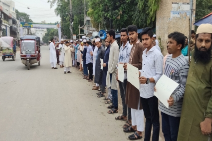 ‘আমাদের পাশেই আরেক ইসরায়েল তৈরি হচ্ছে’