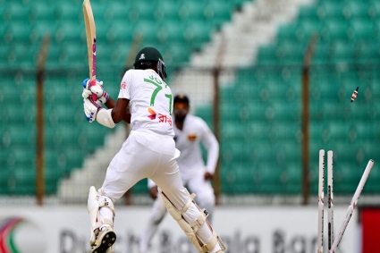 টেস্টের ব্যাটিংয়ে ‘হ য ব র ল’ বাংলাদেশ