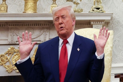 সব বিদেশি চলচ্চিত্রের ওপর ১০০ শতাংশ শুল্ক আরোপের ঘোষণা ট্রাম্পের