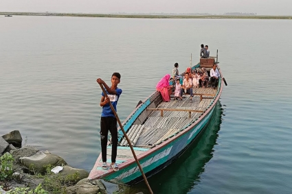 দাবদাহে বিপর্যস্ত সিরাজগঞ্জ, হালকা বৃষ্টিতে কিছুটা স্বস্তি