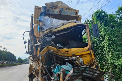 বীরগ‌ঞ্জে ট্রাক-মাই‌ক্রোবা‌সের মু‌খোমু‌খি সংঘর্ষে নিহত ৩ ‌