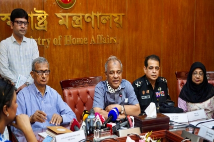 স্বরাষ্ট্র উপদেষ্টা নির্ধারিত হাটের উদ্দেশে যাওয়া গাড়ি মাঝপথে থামালে ব্যবস্থা