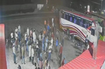 জুলাই শহীদদের বাড়িতে ফল দিয়ে ফেরার পথে বৈষম্যবিরোধী নেতাদের ওপর হামলা