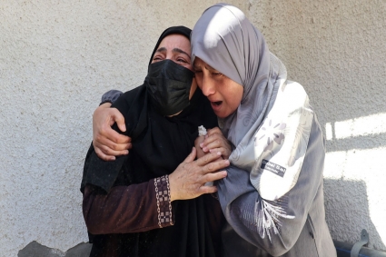 গাজায় ইসরায়েলি হামলায় নিহত আরও ১২০, প্রাণহানি ছাড়াল ৫৫ হাজার