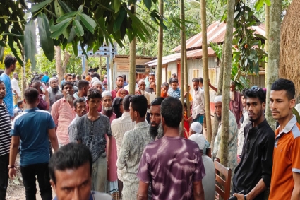 পটুয়াখালীতে সৎ মা ও দাদিকে গলা কেটে হত্যা