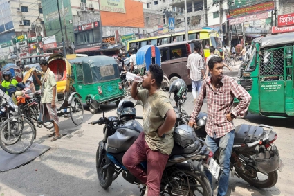 ভোরেই তাপমাত্রা ২৯ ডিগ্রি, গরমে হাঁসফাঁস ঢাকাবাসী