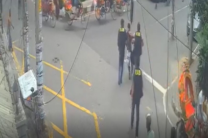 ছুটির দিন সকালে বাইকে কেন বহন করা হয়েছিল এত টাকা?