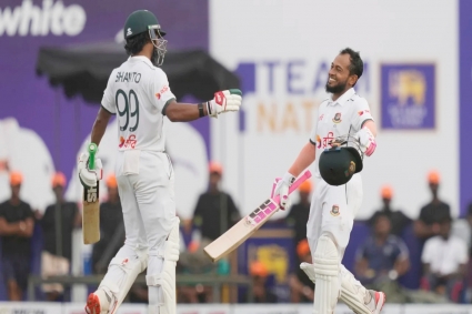 জোড়া সেঞ্চুরিতে স্বস্তি নিয়ে দিন পার করল বাংলাদেশ