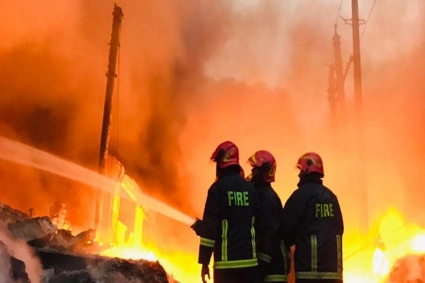 টিকাটুলিতে কেমিক্যাল গোডাউনে লাগা আগুন নিয়ন্ত্রণে