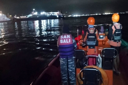 ইন্দোনেশিয়ার বালির কাছে অর্ধশতাধিক আরোহী নিয়ে ফেরিডুবি, নিখোঁজ ৪৩