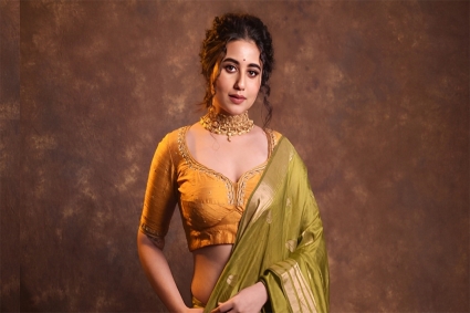 হাসপাতালে ভর্তি অভিনেত্রী স্বস্তিকা