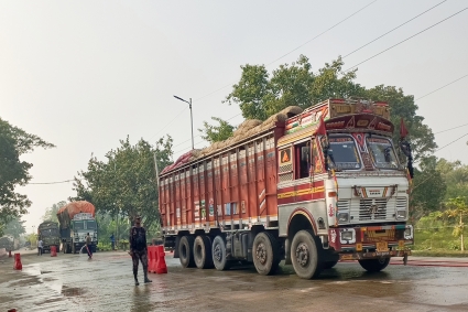 ভোমরা স্থলবন্দরে রপ্তানি বেড়েছে ১০ শতাংশ, রাজস্ব আয় ৯২ কোটি টাকা বেশি