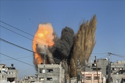 গাজাজুড়ে ইসরায়েলি বিমান হামলায় নিহত আরও ৮১ ফিলিস্তিনি