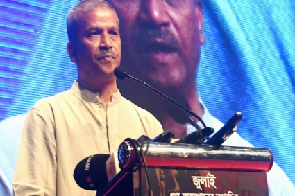 নির্বাচনের আগেই ফ্যাসিস্টদের বিচার হবে : আইন উপদেষ্টা