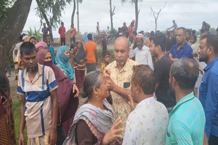 হাসপাতালে যাওয়ার পথে ট্রাকচাপায় প্রাণ গেল বাবা-ছেলের