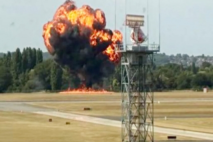 যুক্তরাজ্যে উড্ডয়নের পরই বিধ্বস্ত হলো বিমান
