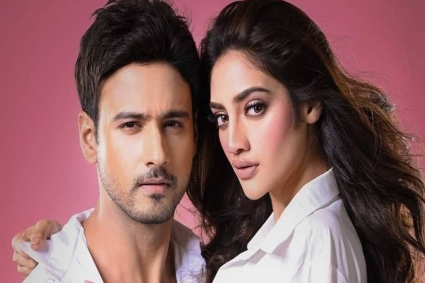 বিচ্ছেদ জল্পনা বাড়তেই কড়া ইঙ্গিত যশ-নুসরাতের